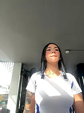 Elizabeth Martinez11 online show from 11.26.25