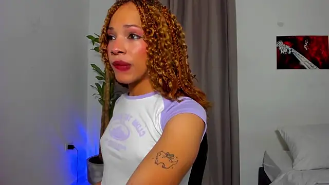 Snapshot of Catty_Noir chatting on 12.20.25 Catty Noir online show from 12.20.25