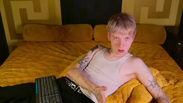 Snapshot of TRAVIS_CLAS chatting on 11.30.25 TRAVIS CLAS online show from 11.30.25