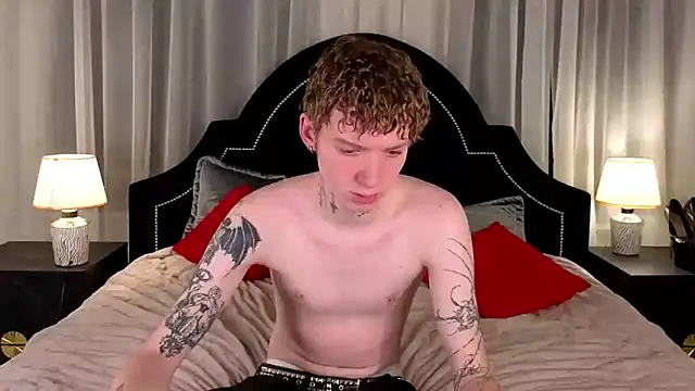 Snapshot of TRAVIS_CLAS chatting on 12.15.25 TRAVIS CLAS online show from 12.15.25