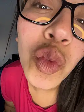 Snapshot of LyaRose chatting on 01.18.26 LyaRose online show from 01.18.26