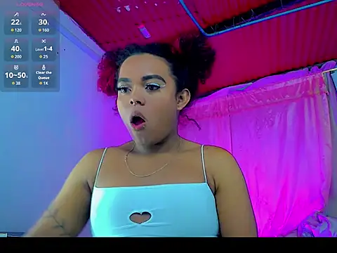 Snapshot of irianis_Cera chatting on 11.21.25 irianis Cera online show from 11.21.25