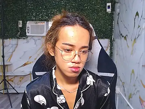 Snapshot of imadriana12 chatting on 11.27.25 imadriana12 online show from 11.27.25