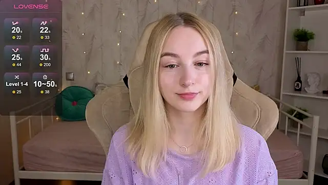 Snapshot of Shy_Polly chatting on 06.19.26 Shy Polly online show from 06.19.26