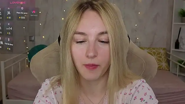 Shy Polly online show from 07.27.26