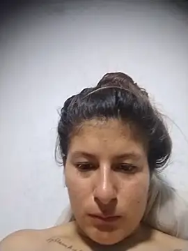 Snapshot of AnaMaria-12 chatting on 12.16.25 AnaMaria-12 online show from 12.16.25