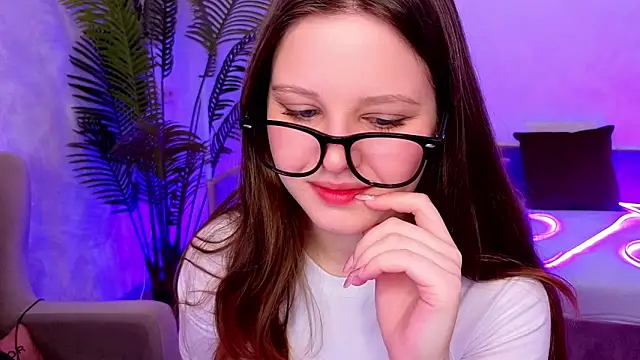 Snapshot of Lana_Moon__ chatting on 11.30.25 Lana Moon online show from 11.30.25