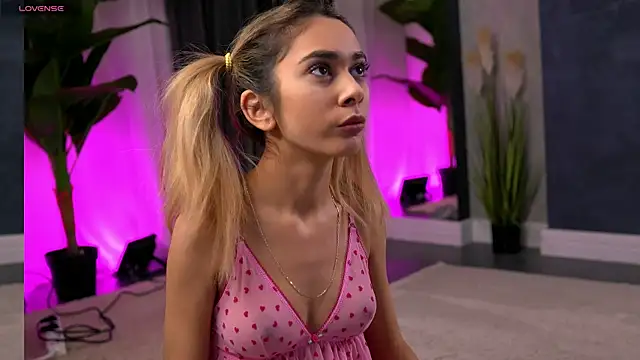 AishleyBee online show from 02.14.26