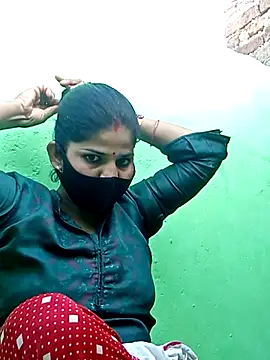 Snapshot of Hot_kire chatting on 12.16.25 Hot kire online show from 12.16.25