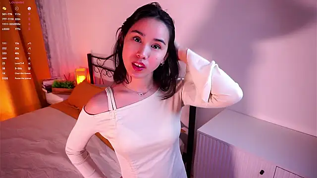 Snapshot of StaciaBratz chatting on 11.24.25 StaciaBratz online show from 11.24.25