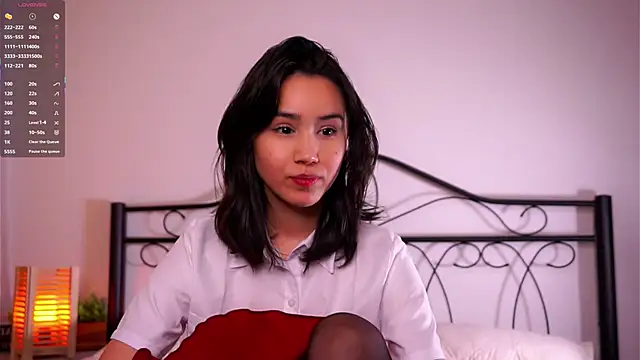 Snapshot of StaciaBratz chatting on 12.04.25 StaciaBratz online show from 12.04.25