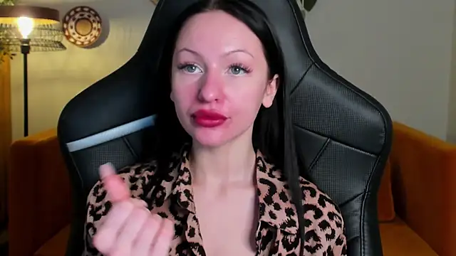 Snapshot of NaomiBlakes chatting on 12.05.25 NaomiBlakes online show from 12.05.25