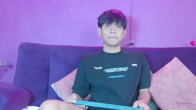 Snapshot of Liam_Sinclair chatting on 03.13.26 Liam Sinclair online show from 03.13.26