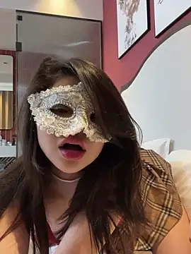 Snapshot of Queen-of-Love chatting on 12.13.25 Queen-of-Love online show from 12.13.25