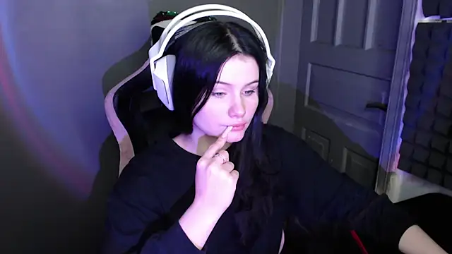 Snapshot of Moon_raven chatting on 01.18.26 Moon raven online show from 01.18.26