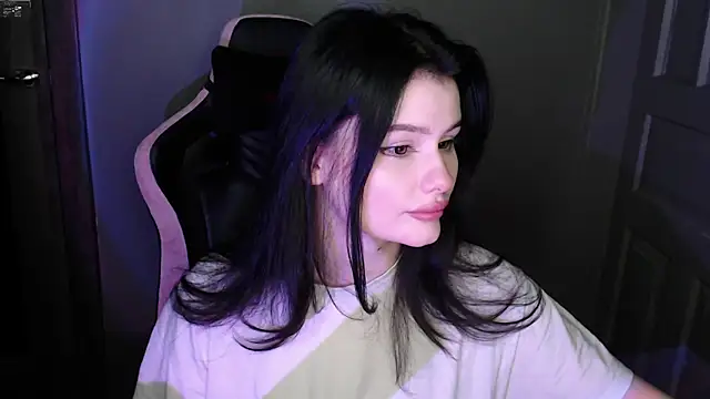 Snapshot of Moon_raven chatting on 02.18.26 Moon raven online show from 02.18.26