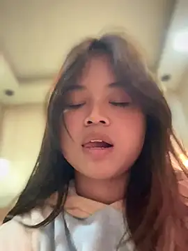 Snapshot of Toffee-00 chatting on 11.24.25 Toffee-00 online show from 11.24.25