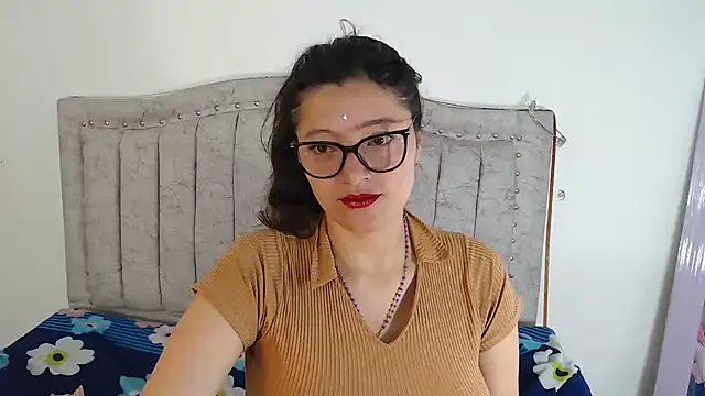 Snapshot of carla_wc chatting on 12.05.25 carla wc online show from 12.05.25