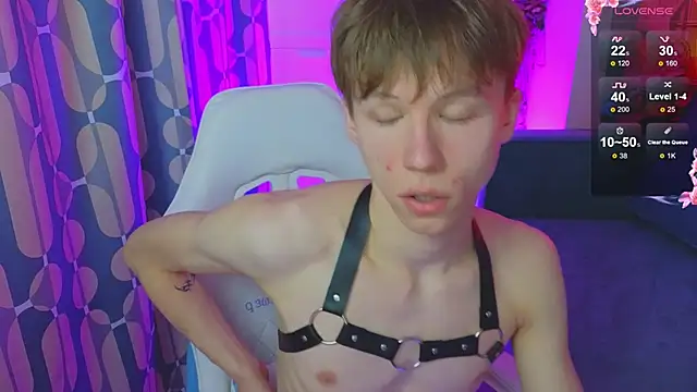 cuMte boy online show from 04.30.26