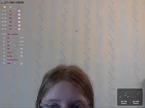 Snapshot of LustfulSarah chatting on 02.14.25 LustfulSarah online show from 02.14.25