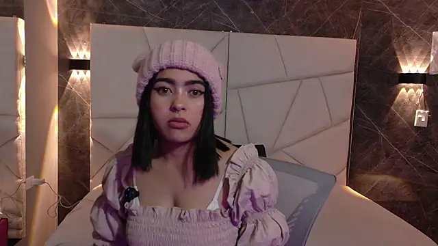 Snapshot of mia_violet8 chatting on 11.24.25 mia violet8 online show from 11.24.25