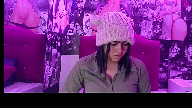 Snapshot of mia_violet8 chatting on 11.30.25 mia violet8 online show from 11.30.25