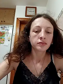 Snapshot of AlisKiv chatting on 11.24.25 AlisKiv online show from 11.24.25