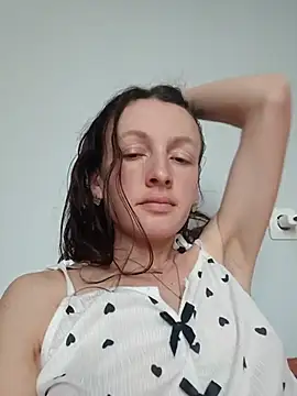 Snapshot of AlisKiv chatting on 11.30.25 AlisKiv online show from 11.30.25