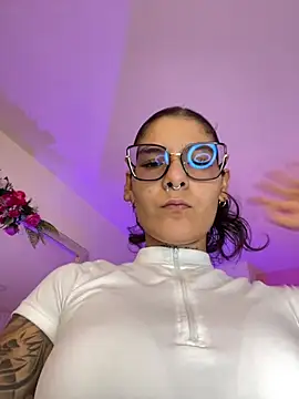LauraRaider online show from 06.21.26