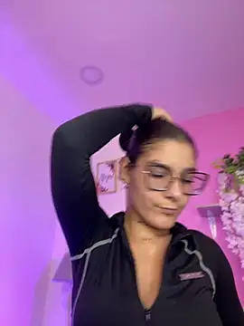 LauraRaider online show from 07.12.26