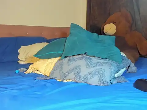 Snapshot of exotis_tiahara777 chatting on 12.19.25 exotis tiahara777 online show from 12.19.25