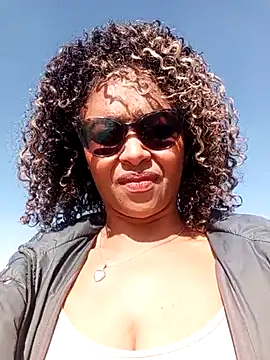 Snapshot of MaayaFonseca chatting on 12.14.25 MaayaFonseca online show from 12.14.25