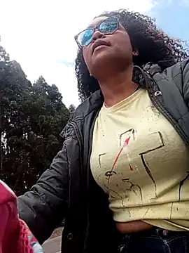 Snapshot of MaayaFonseca chatting on 12.16.25 MaayaFonseca online show from 12.16.25