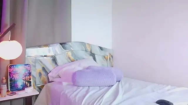 Snapshot of EmmaDembers chatting on 12.02.25 EmmaDembers online show from 12.02.25