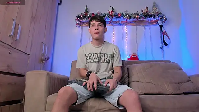 Snapshot of steveen_universe28 chatting on 11.27.25 steveen universe28 online show from 11.27.25