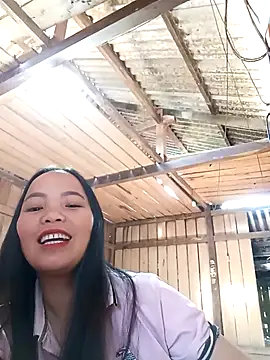 Snapshot of Tisami-suca chatting on 11.22.25 Tisami-suca online show from 11.22.25