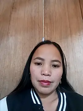 Snapshot of Tisami-suca chatting on 11.26.25 Tisami-suca online show from 11.26.25