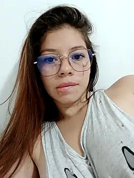 Snapshot of Renata_Honey chatting on 11.30.25 Renata Honey online show from 11.30.25