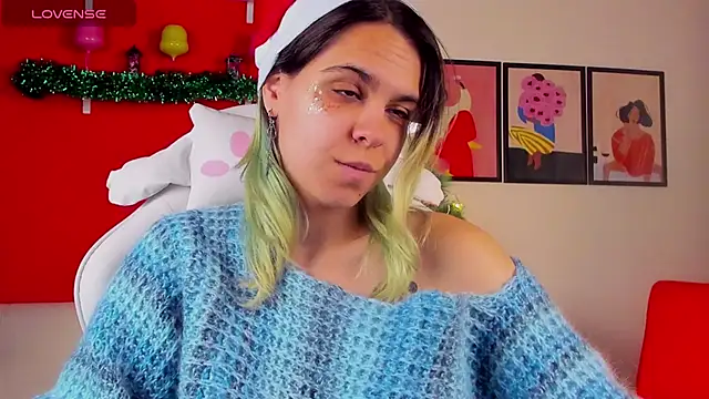 LiraBelle online show from 12.17.25