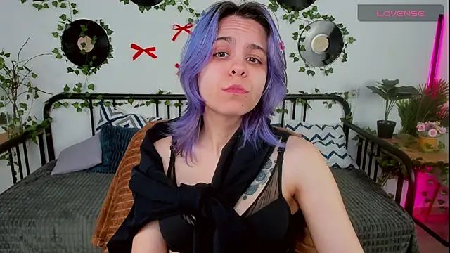 LiraBelle online show from 04.30.26