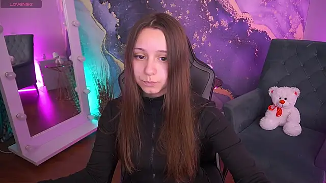 TinyNatalie online show from 04.21.26