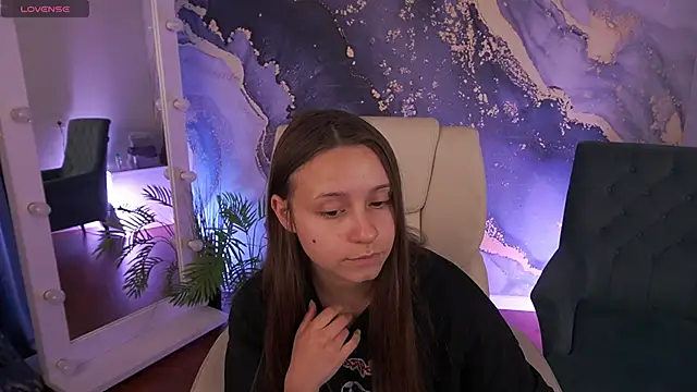 TinyNatalie online show from 06.08.26