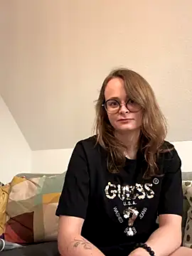 Snapshot of norafack33 chatting on 12.14.25 norafack33 online show from 12.14.25