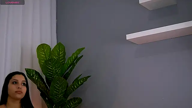 Snapshot of VanessaSinX chatting on 12.05.25 VanessaSinX online show from 12.05.25