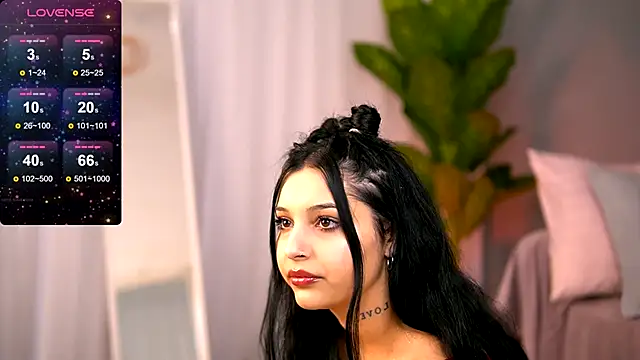 Snapshot of VanessaSinX chatting on 12.15.25 VanessaSinX online show from 12.15.25