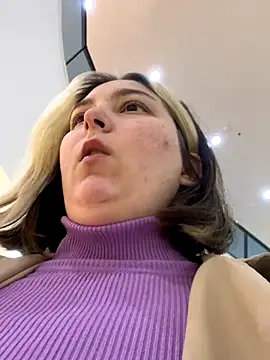 KateBurlesk online show from 11.24.25