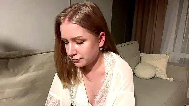 Snapshot of Alice_meow15 chatting on 11.22.25 Alice meow15 online show from 11.22.25