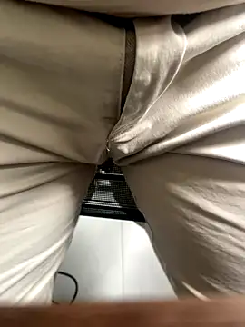 Snapshot of boyyyy2k1 chatting on 12.22.25 boyyyy2k1 online show from 12.22.25