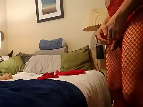 Snapshot of MasochSissy4U chatting on 11.22.25 MasochSissy4U online show from 11.22.25