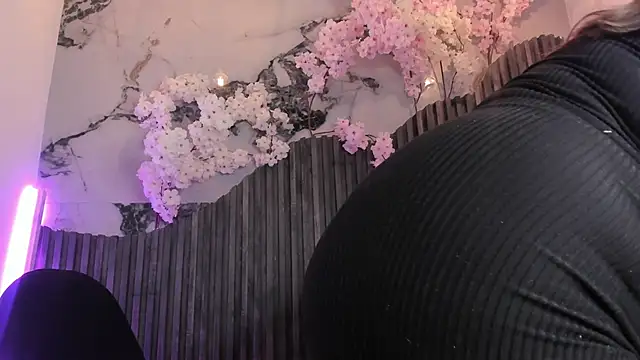 Snapshot of Kitty_Bms_ chatting on 02.11.26 Kitty Bms online show from 02.11.26